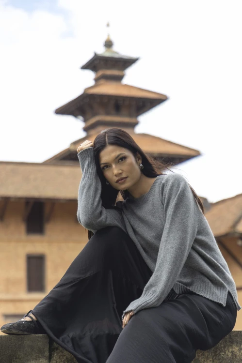 sweter_kaszmirowy_szary.jpg