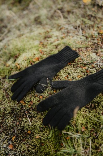 GLOVES 5.jpg