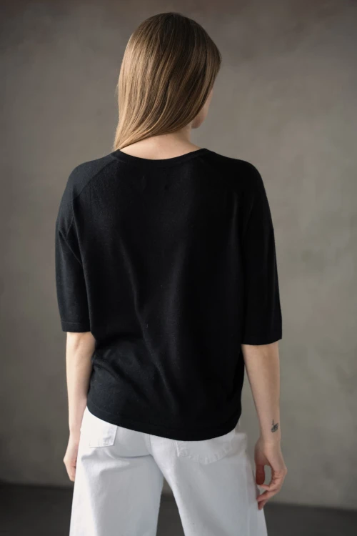 t-shirt_z_jedwabiu_i_kaszmiru_czarny.jpg